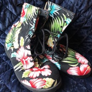 Floral Pattern Boots